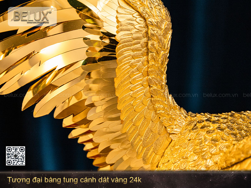 Tượng đại bàng tung cánh dát vàng 24K Mẫu 2